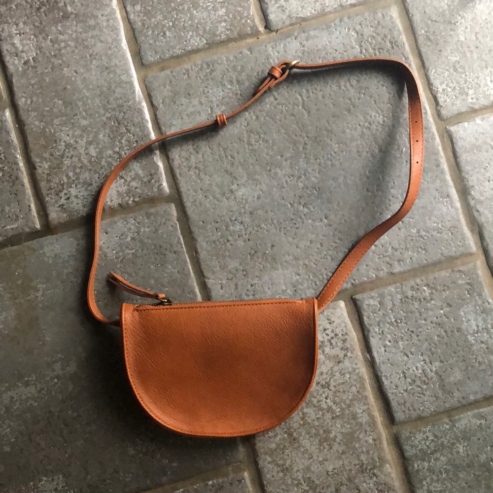 Brown purse/fanny pack never used!